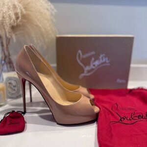 Stunning Christian Louboutin Very Prive 120 Patent Pumps, Nude Color, Size 40.5